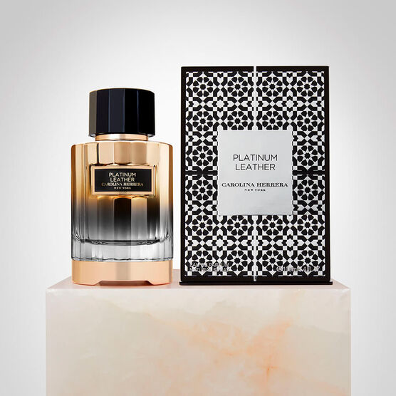 Perfume Carolina Herrera Confidential Platinum Leather Unissex Eau de Parfum