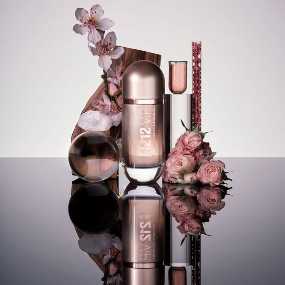 Perfume Carolina Herrera 212 Vip Ros&eacute; Feminino Eau de Parfum