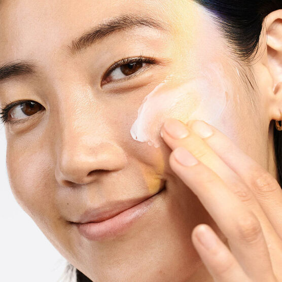 Even Better Clinical Bright Moisturizer